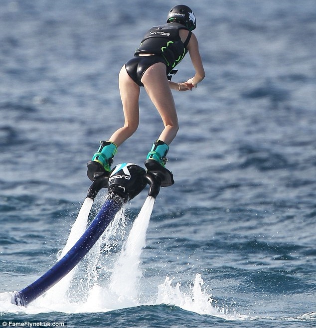 The 5 Most Mind-Blowing Jetpacks_4. Hydro-jetpacks