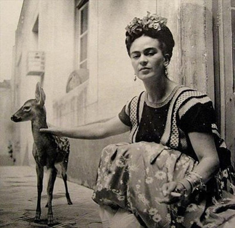 Celebrities And Their Unusual Pets_Frida Kahlo