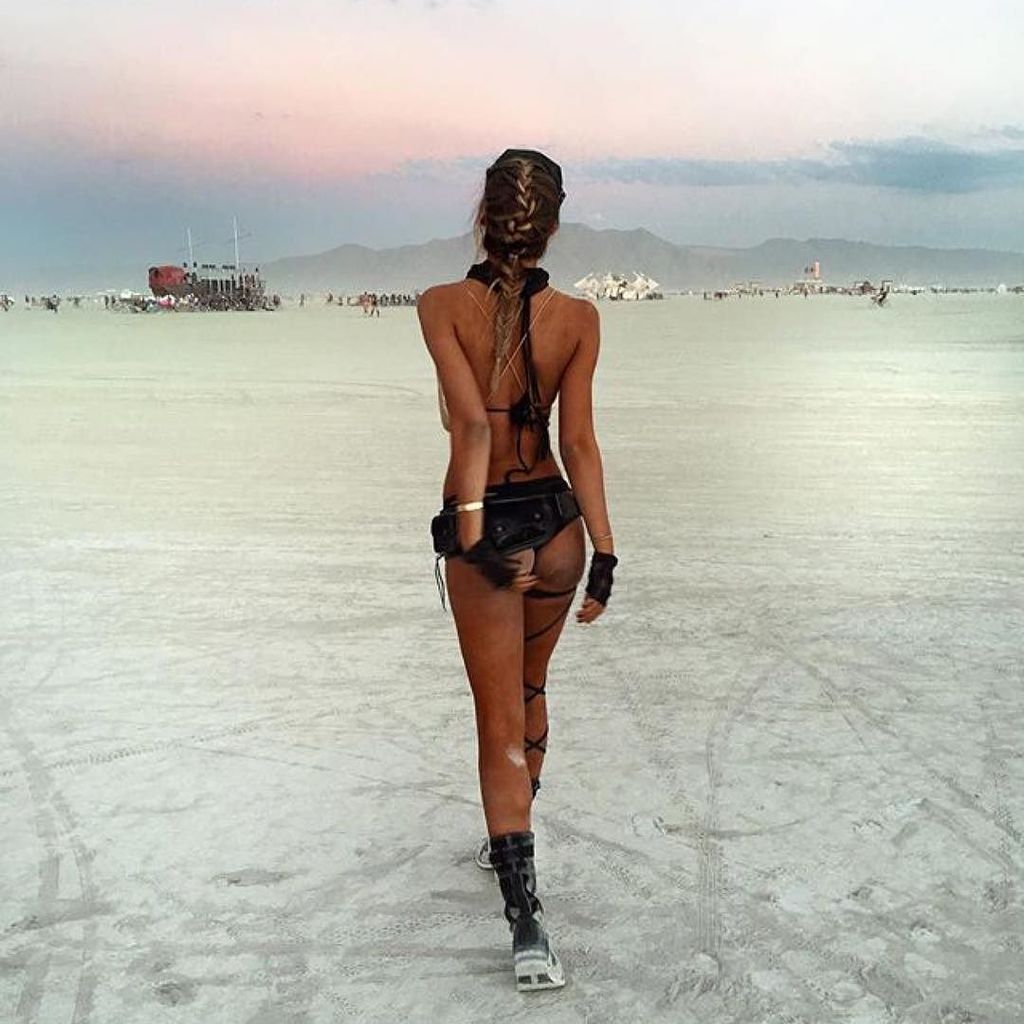The Hottest Burning Man Babes_13