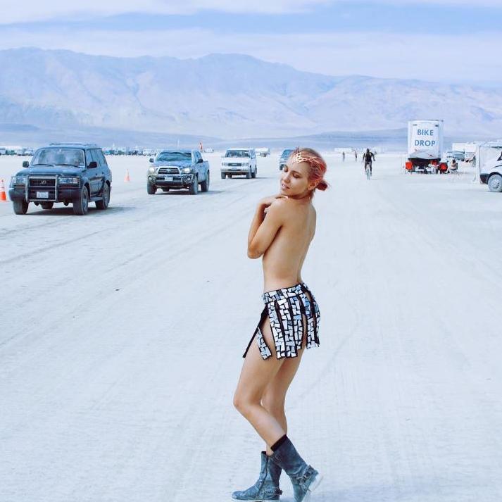 The Hottest Burning Man Babes_15