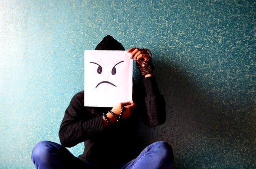 5 reasosns to break up with her_not happy