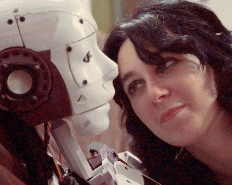 lily and robot_5